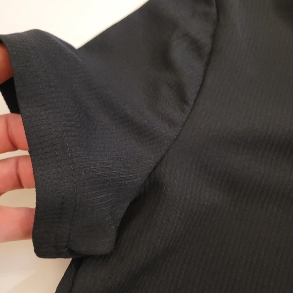 NWOT Black button down shortsleeve Crop top - Picture 5 of 9